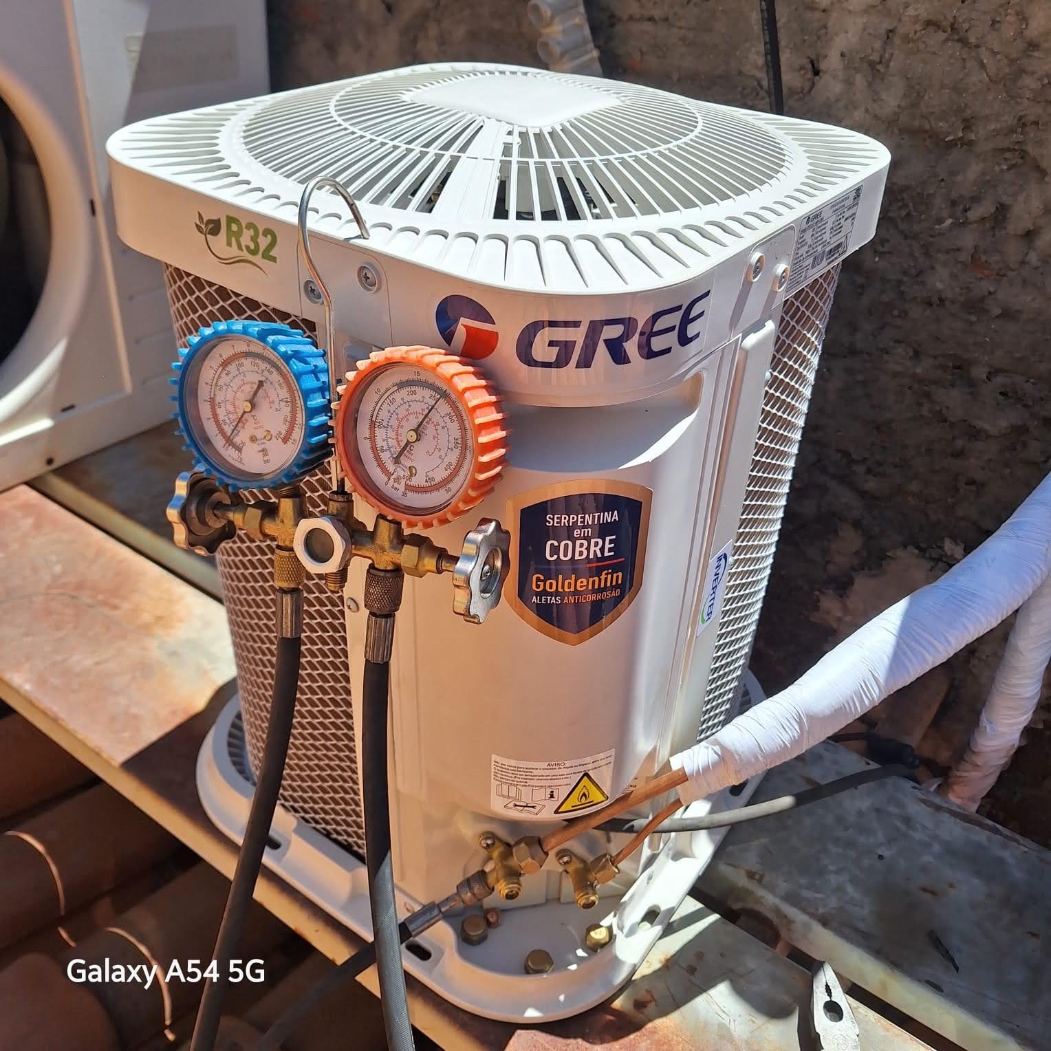 Instalação de ar-condicionado split Gree R32 com manifold em Teresina